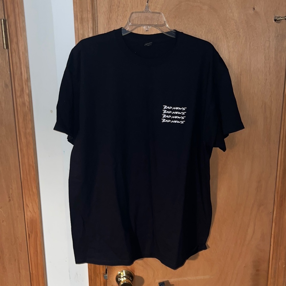 10 deep bad news tee shirt.size xl